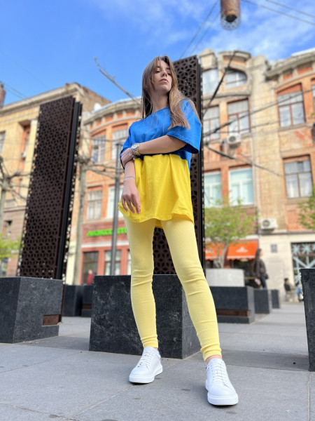 Женская футболка желто-голубая 2000