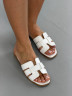 Шльопанці жіночі шкіряні білого кольору