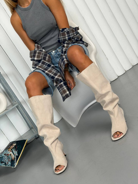 Чоботи жіночі замшеві світло-бежеві з відкритим носком